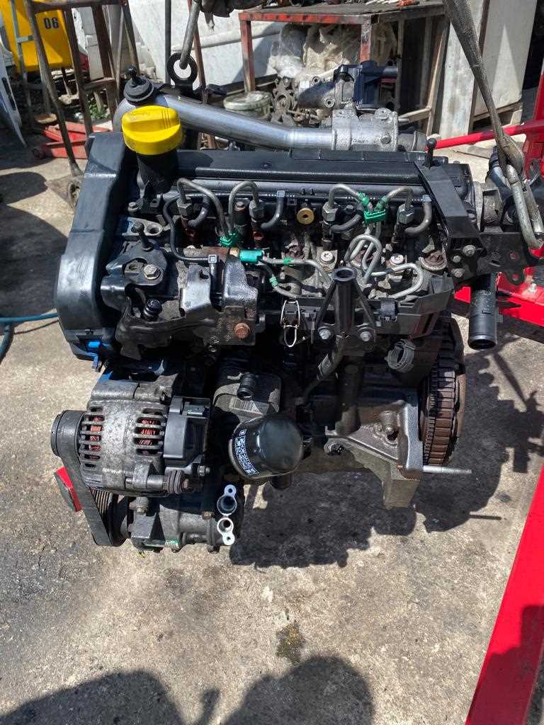 RENAULT MEGANE EURO 4 KOMPLE MOTOR (ÖNDEN MARŞLI)